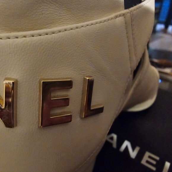 Chanel Ankle Boot Ivory/Black worn once 1575 new. 2022 year - Picture 8 of 16